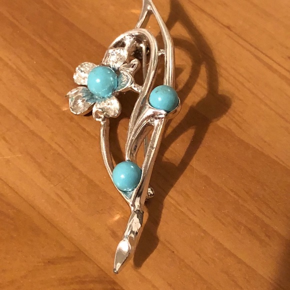 Brooches - Picture 3 of 6